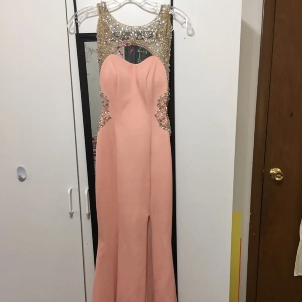 Val Stefani prom dress